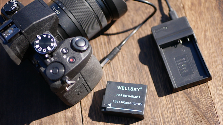 互換バッテリー＋充電器付きで純正より1/3以上安いWELLSKY【Lumix G8