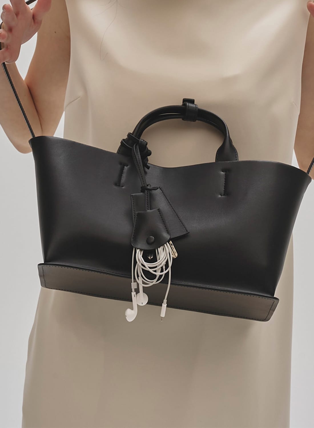 USEFUL LEATHER BAG (M)|ユーズフル レザー バッグ (M)ユーズフル