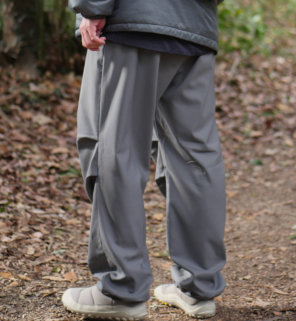 2-tacs / Knee tuck pants