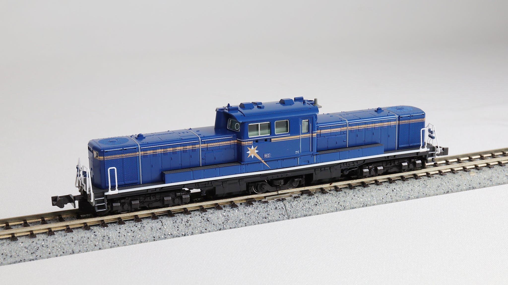 KATO [7008-L] DD51 後期 耐寒形 北斗星（グレーHゴム） (Nゲージ 動力