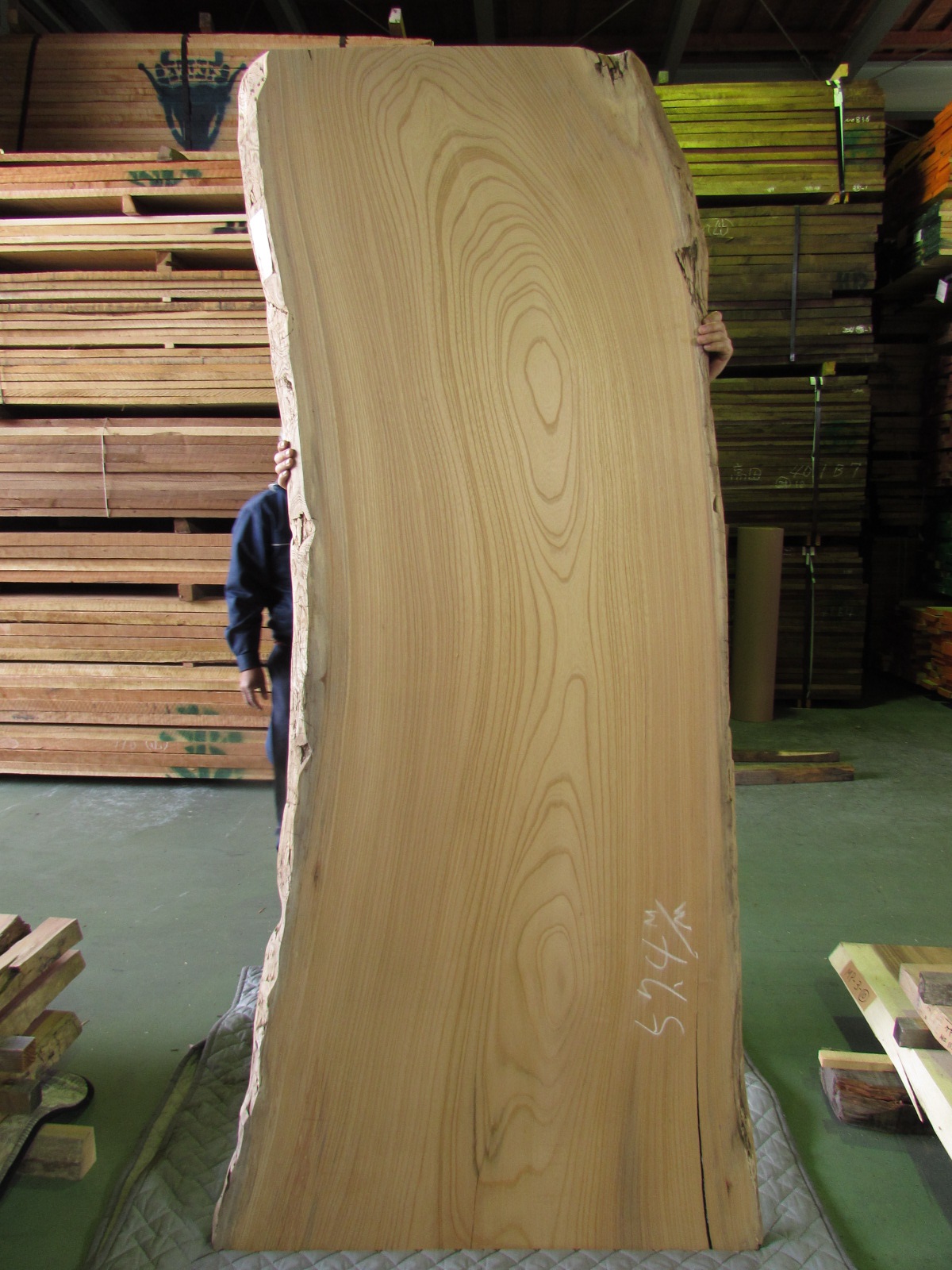 4～6人掛けダイニングテーブルサイズの一枚板天板 | 一枚板商品情報