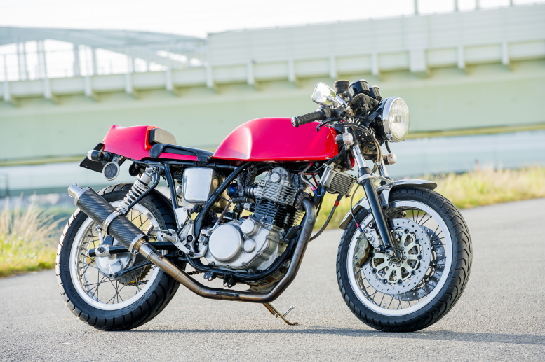 カフェレーサー乗り必見！ オレンジブルバードのカスタムマシン5選