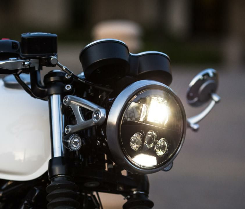 トライアンフ ボンネビル T120 T100 スラクストン スクランブラー