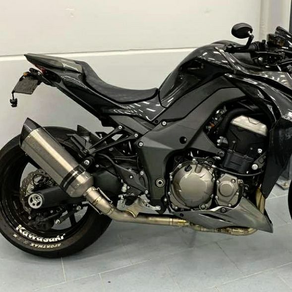 Akrapovic(アクラポヴィッチ) カーボン・スリップオン・マフラー