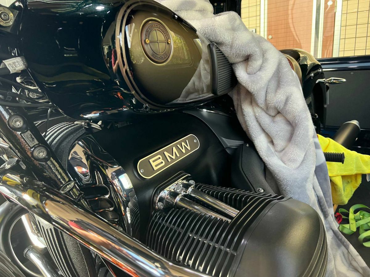 BMW R18 エンジンプレート 各種 2枚セット KERTS | バイクカスタム