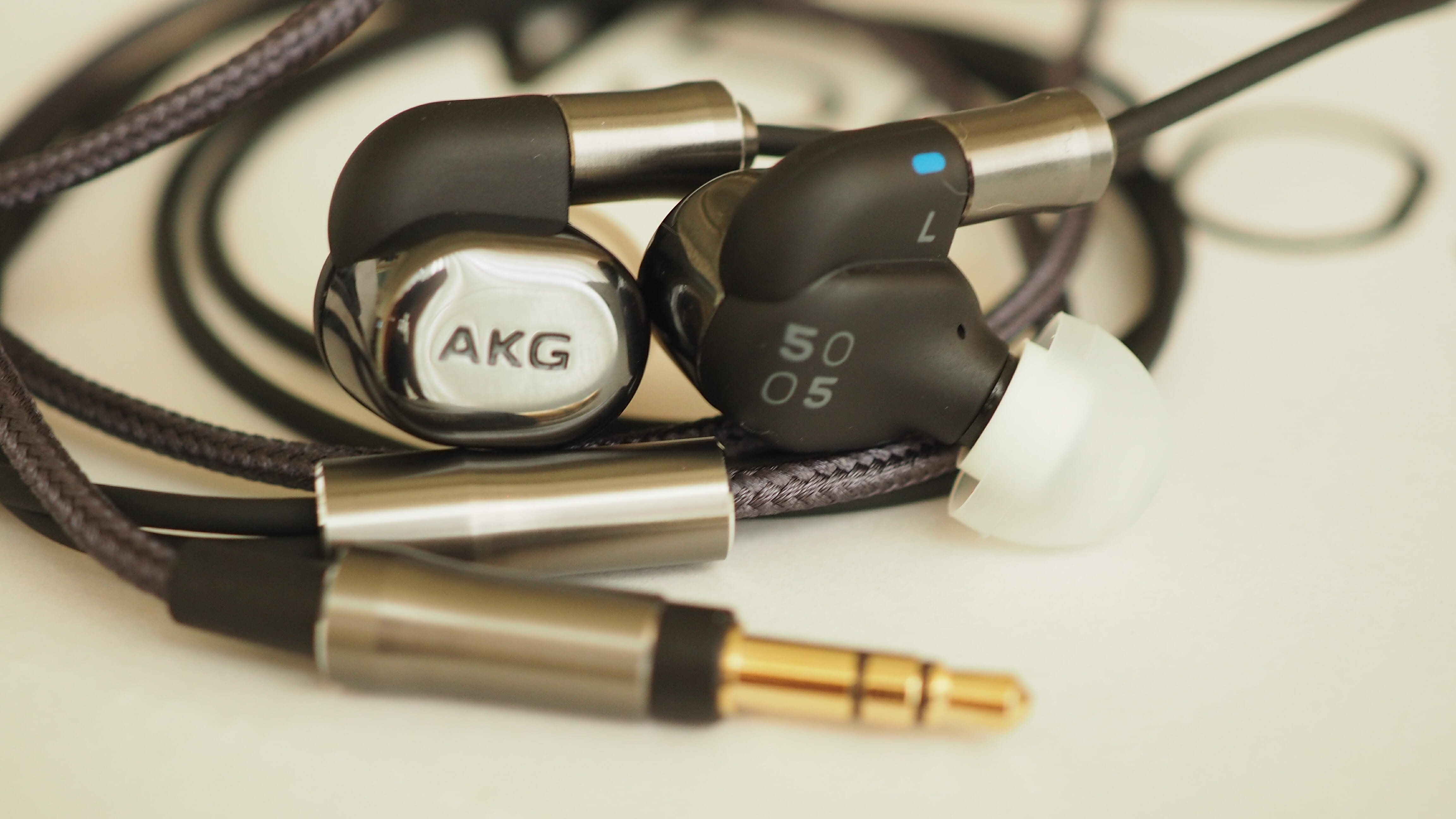 AKG N5005 ハイブリッド型イヤホン 購入三ヶ月後のレビュー | 好きな
