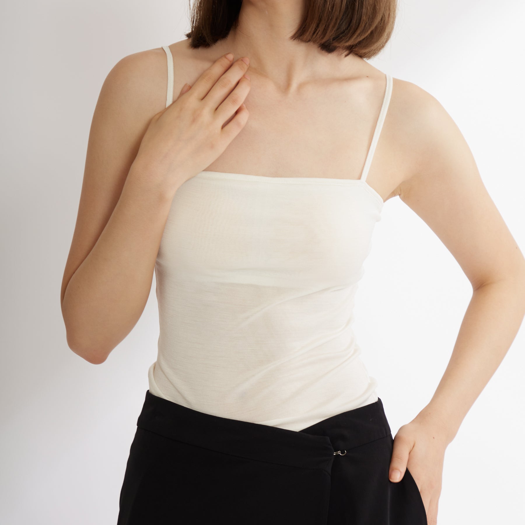 シルク100%ベアキャミソール, カップ付き, 2023SSモデル, ホワイト