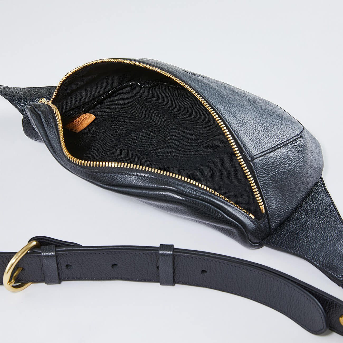 バムバッグ | バッグ | UOMO | コレクション | 54222301111 | IL