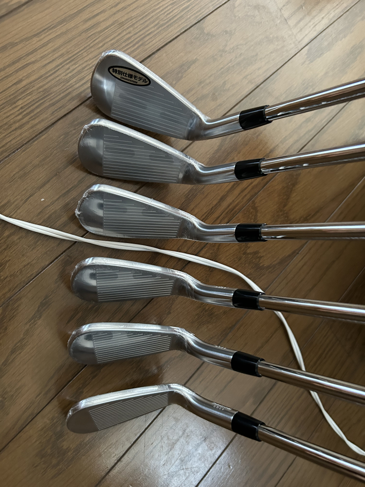 ブリヂストンスポーツ／BRIDGESTONE GOLF TOUR B／222 CB＋ アイアンの