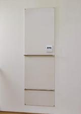 クリナップのパネル型壁付け暖房機「Hotウォール」 居室と脱衣所