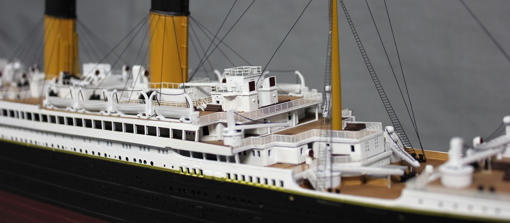 1/350 客船 R.M.S.タイタニック ディティールアップ 電飾組込完成品
