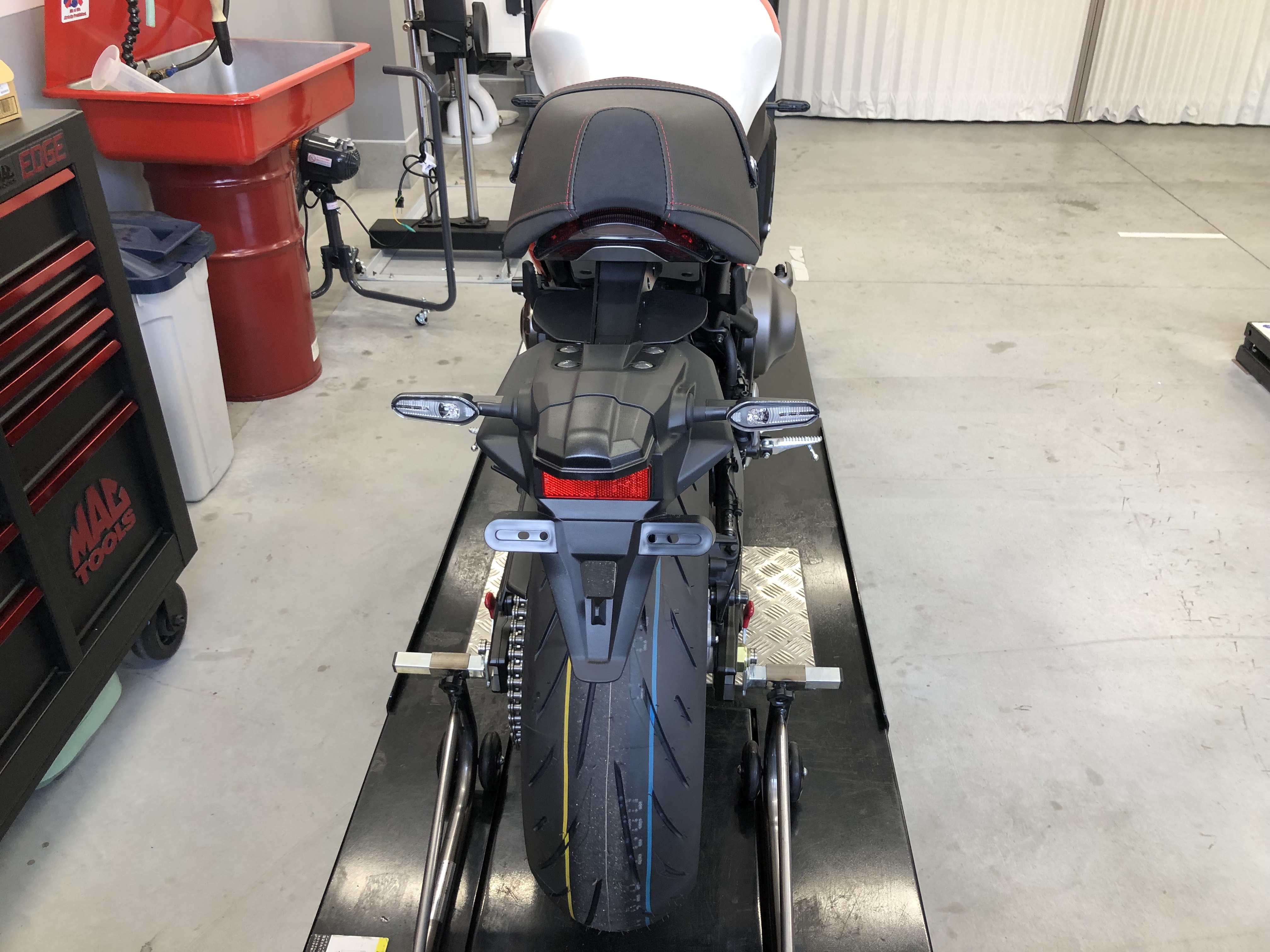 XSR900ウインカー移設キット装着編 - YSP長崎