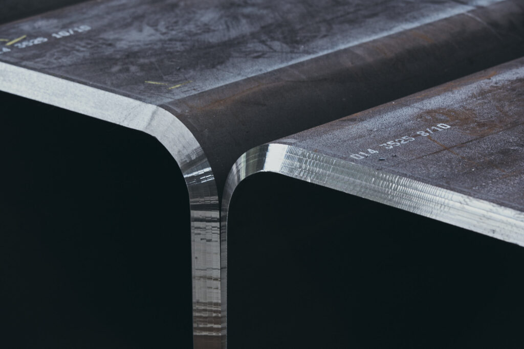 柱材で使われる角形鋼管の断面性能の概略を解説。 断面性能に関わる