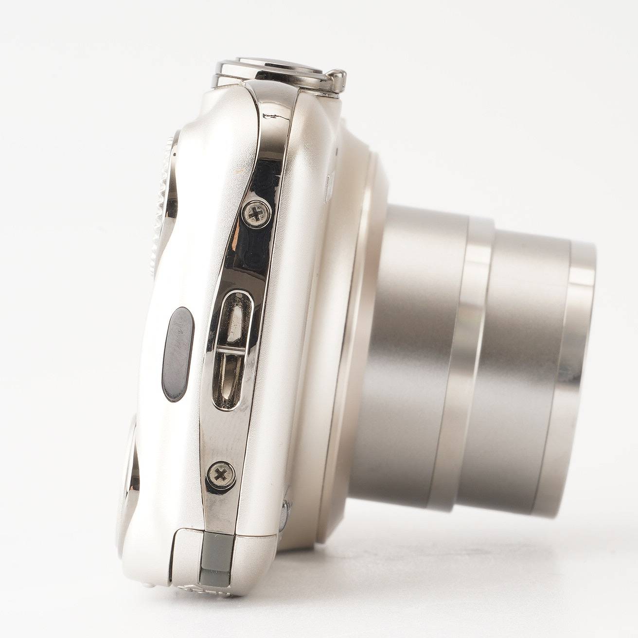 富士フィルム Fujifilm FINEPIX JX400 / FUJINON 5X WIDE 5-25mm f/2.6