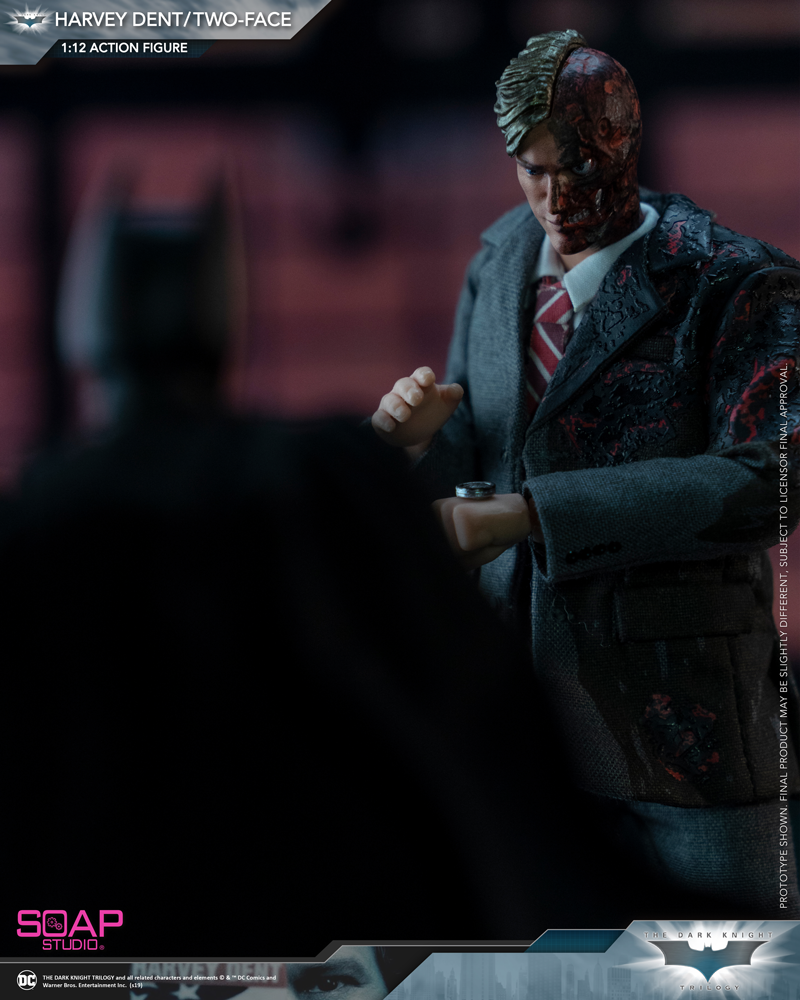THE DARK KNIGHT 1/12 SCALE ACTION FIGURE HARVEY DENT / TWO-FACE