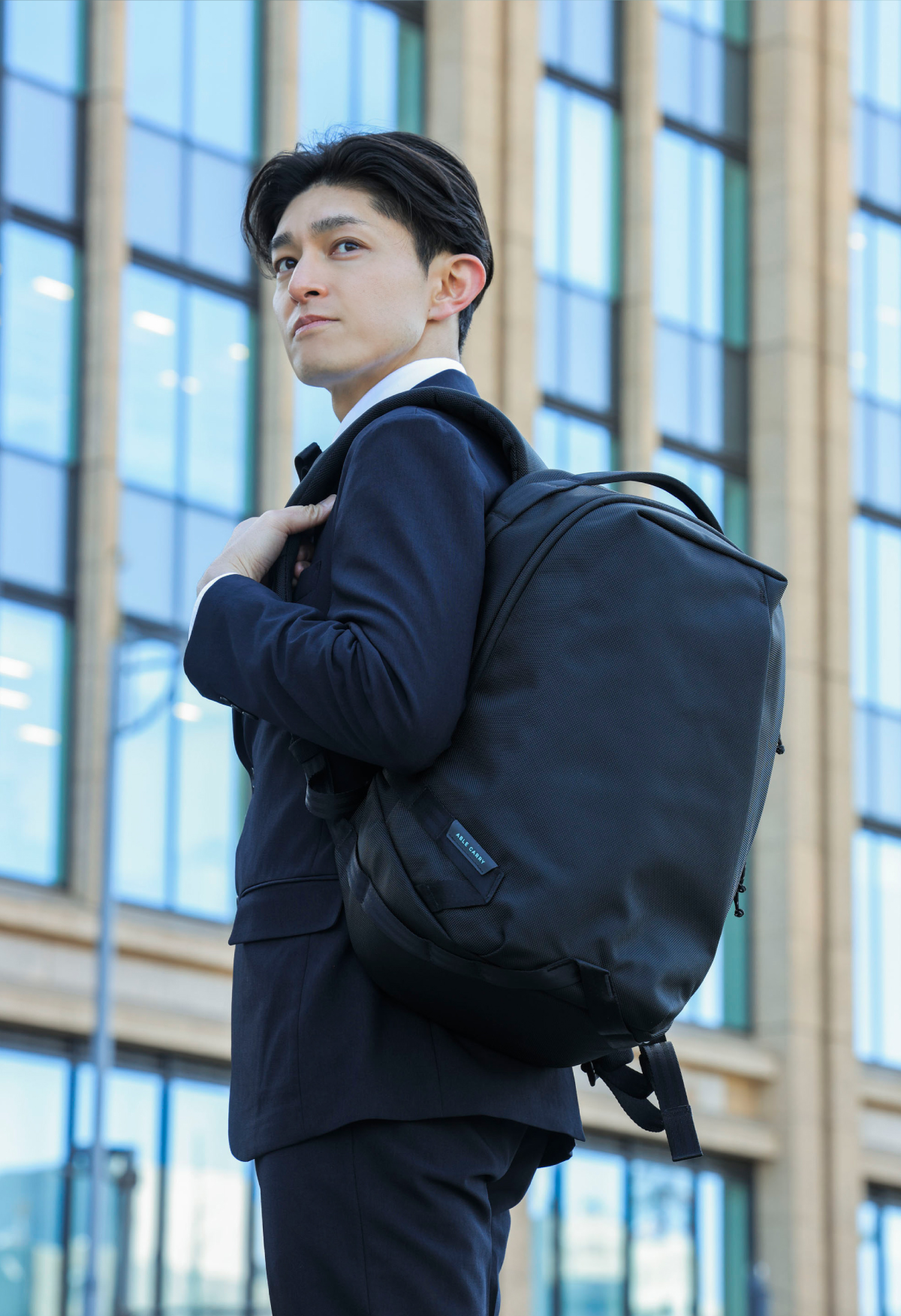 デキる男の為のバックパック！Able Carry × NAUGHTIAM 限定モデル登場