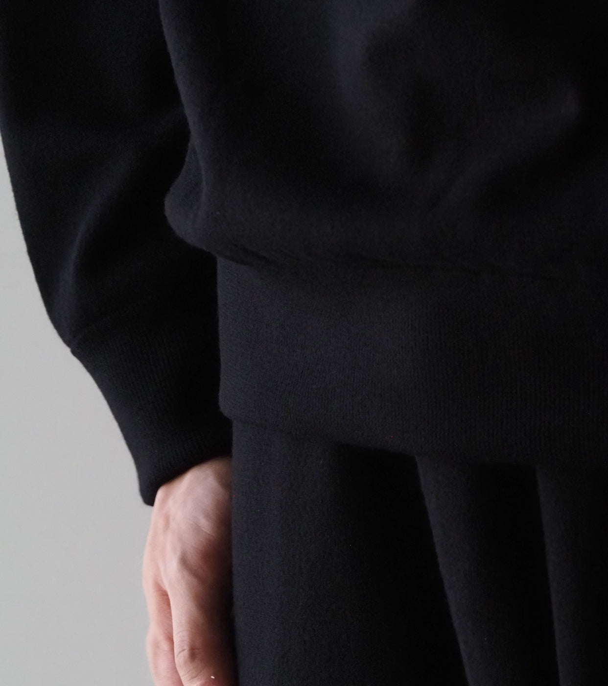 COMOLI Wool Mock Neck Knit , Black – Navyblue