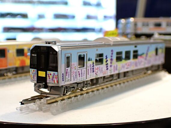 JR H100形ディーゼルカー（石北線・富良野線ラッピング車）セット 品番