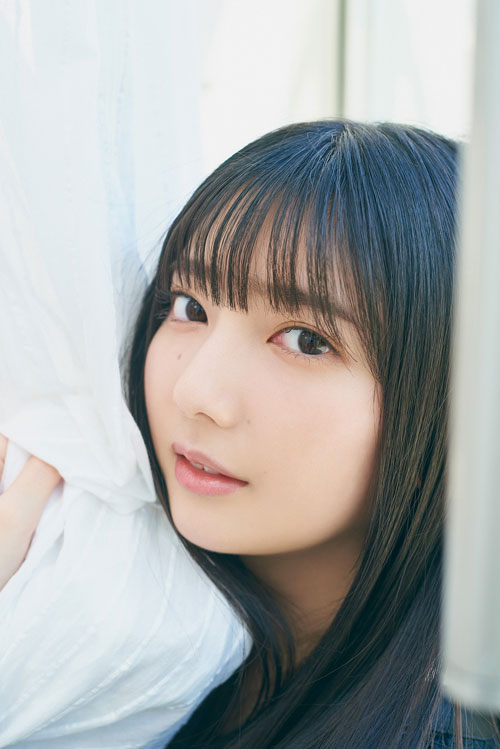 日向坂46 竹内希来里 カーテンに包まれて…… ～「四期生のぽかぽか写真