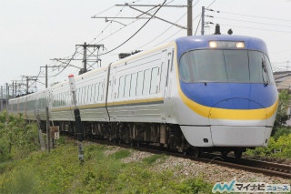 JR四国8000系「しおかぜ」台鉄800型デザインラッピング列車を先頭に