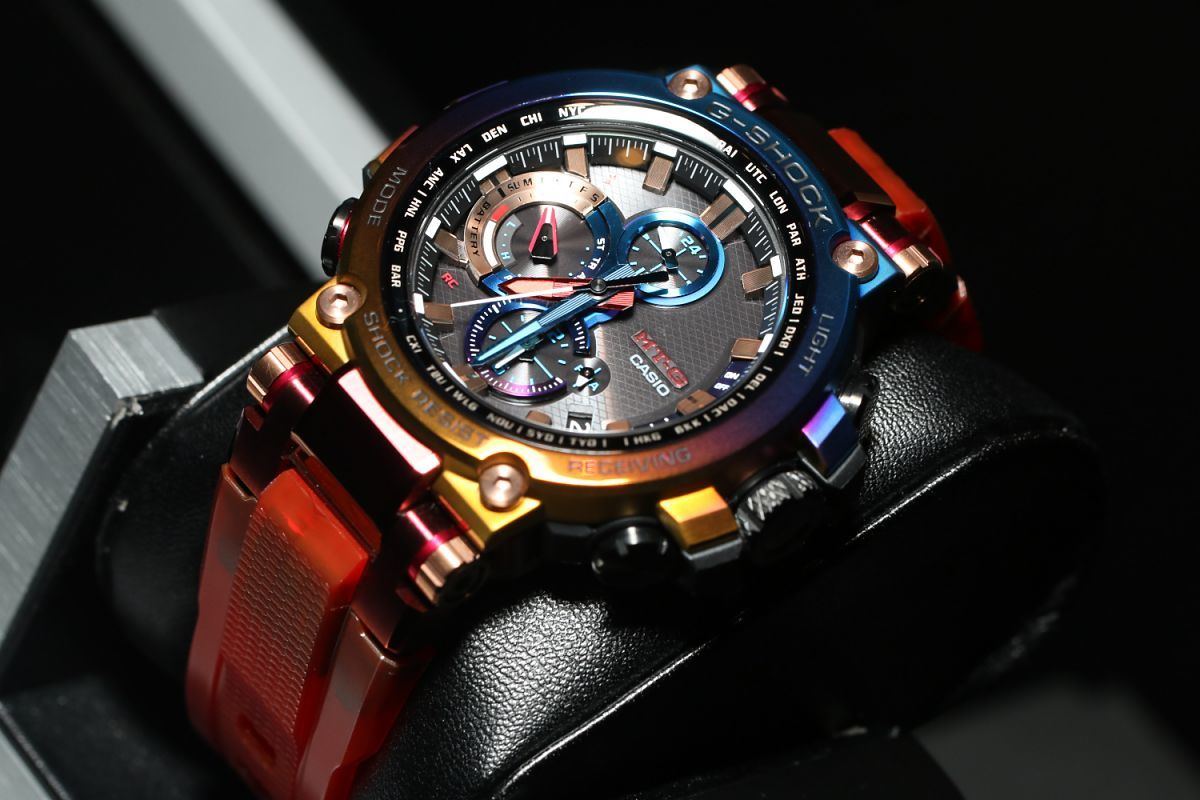 G-SHOCK「MT-G」、火山雷をイメージした鮮烈のスペシャルモデル | マイ