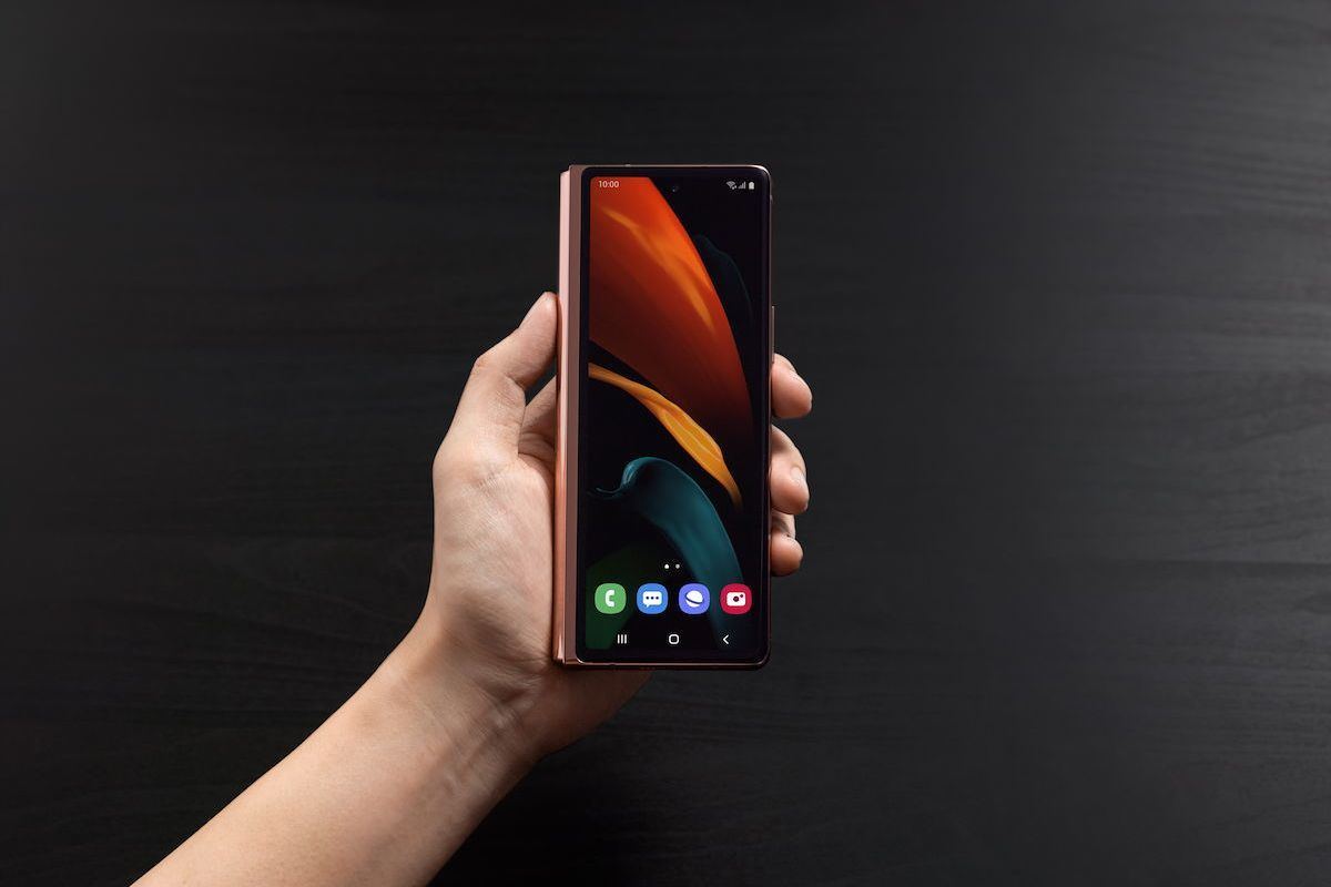 最新の折りたたみスマホ「Galaxy Z Fold2」、詳細を公開（動画あり