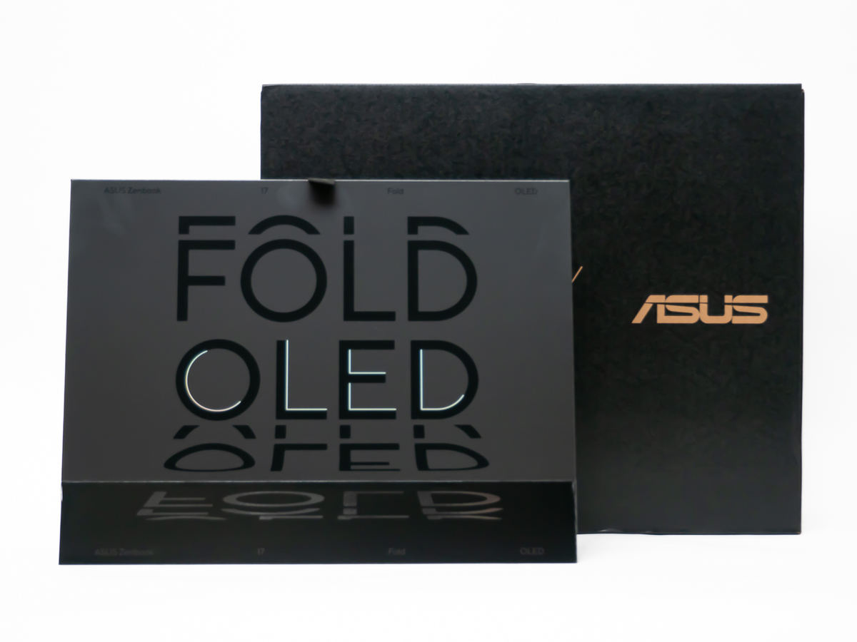 ASUS Zenbook 17 Fold OLED」レビュー - 広げれば17.3型の大画面になる