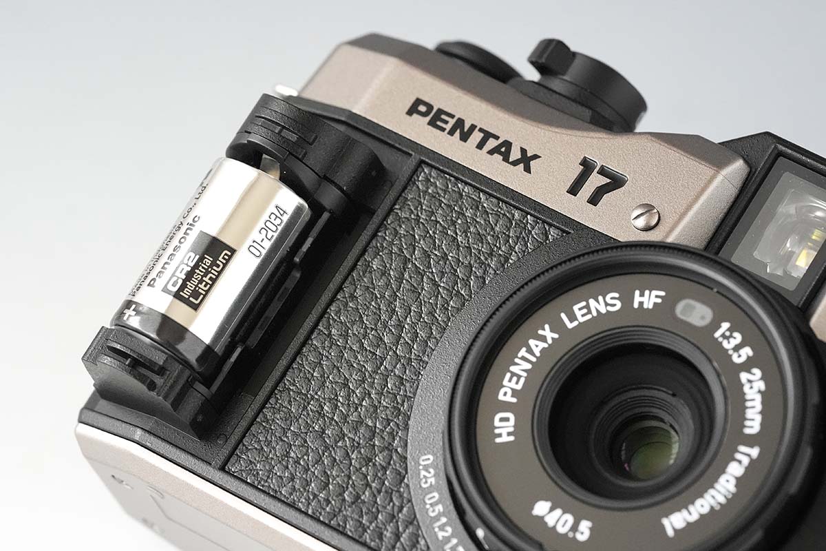 実機速報】リコー、ハーフサイズのフィルムカメラ「PENTAX 17」 実売