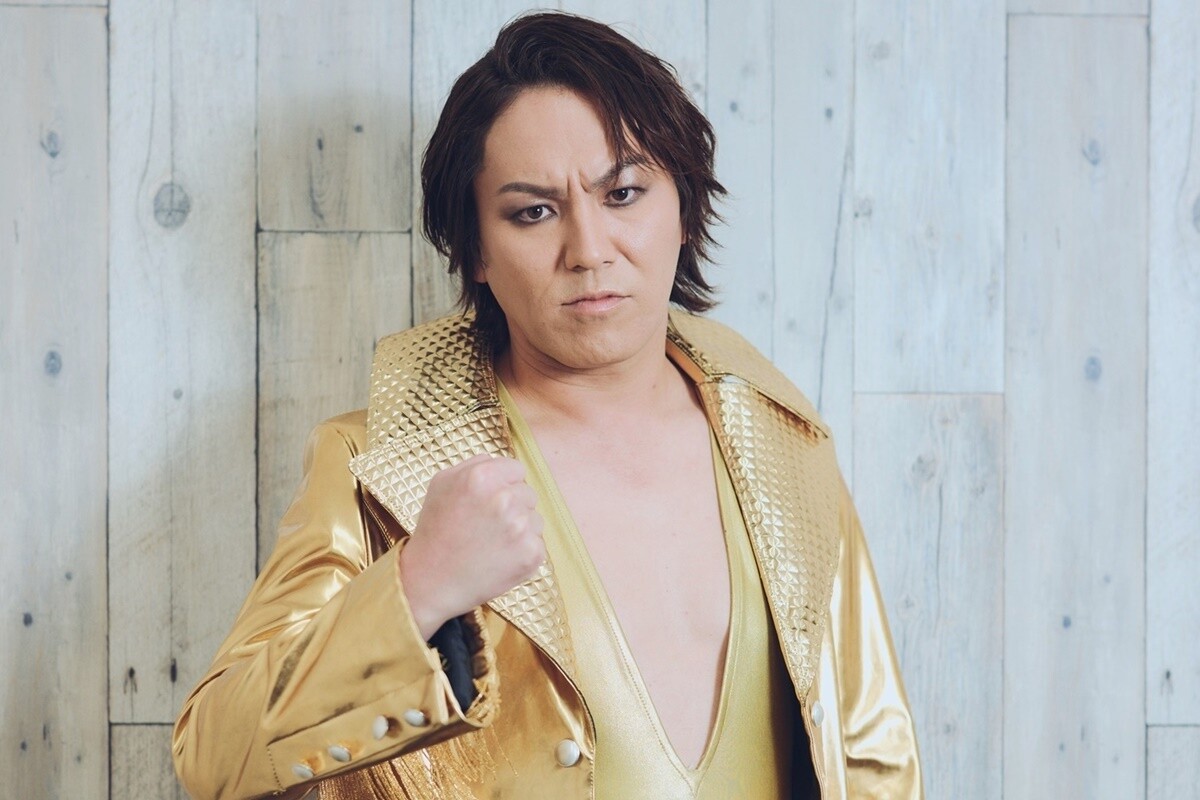 狩野英孝、貫く全力姿勢! 活躍し続ける秘訣は「ビビりだから」 50TAの