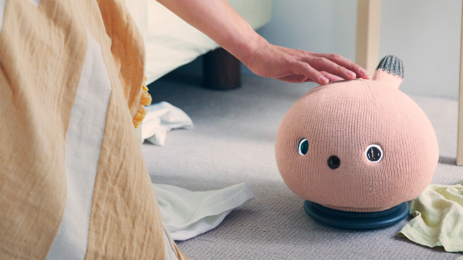 弱いロボット」NICOBOがもたらす心の豊かさ～人とロボットが共生する