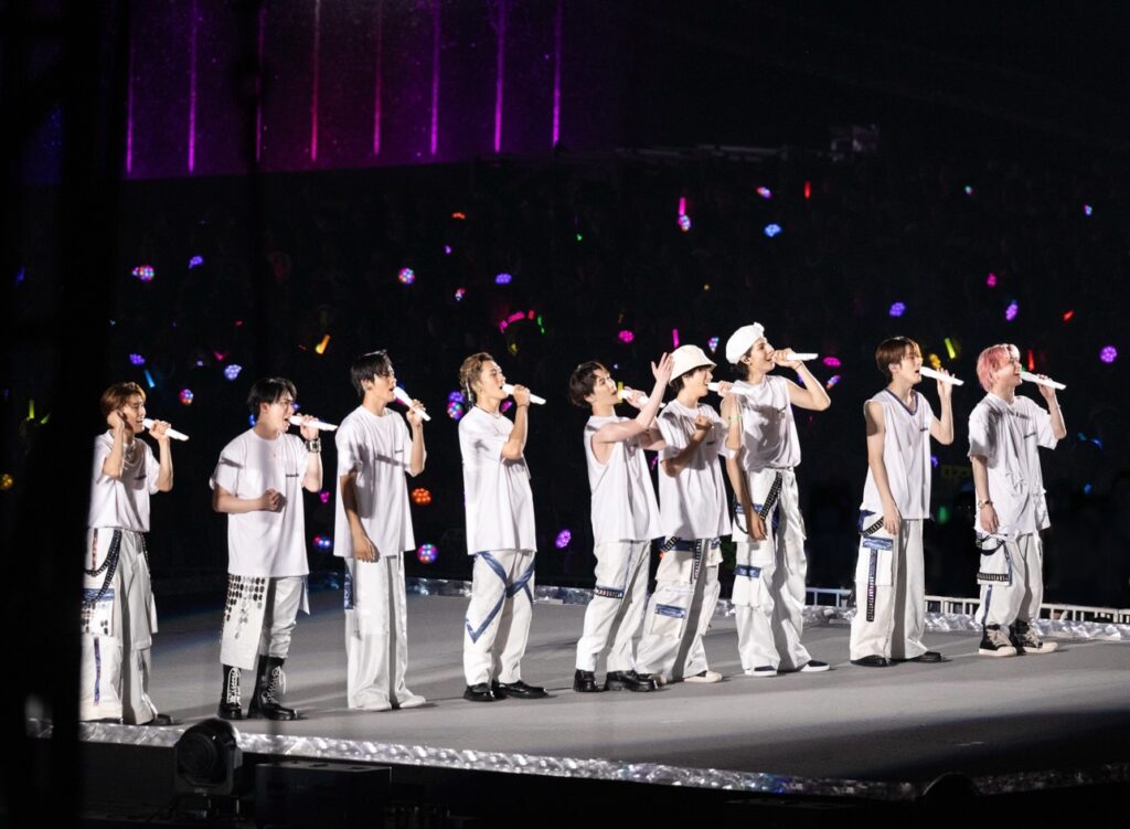 7万人のファンの前で、夢のステージに!! Snow Man初の国立競技場ライブ