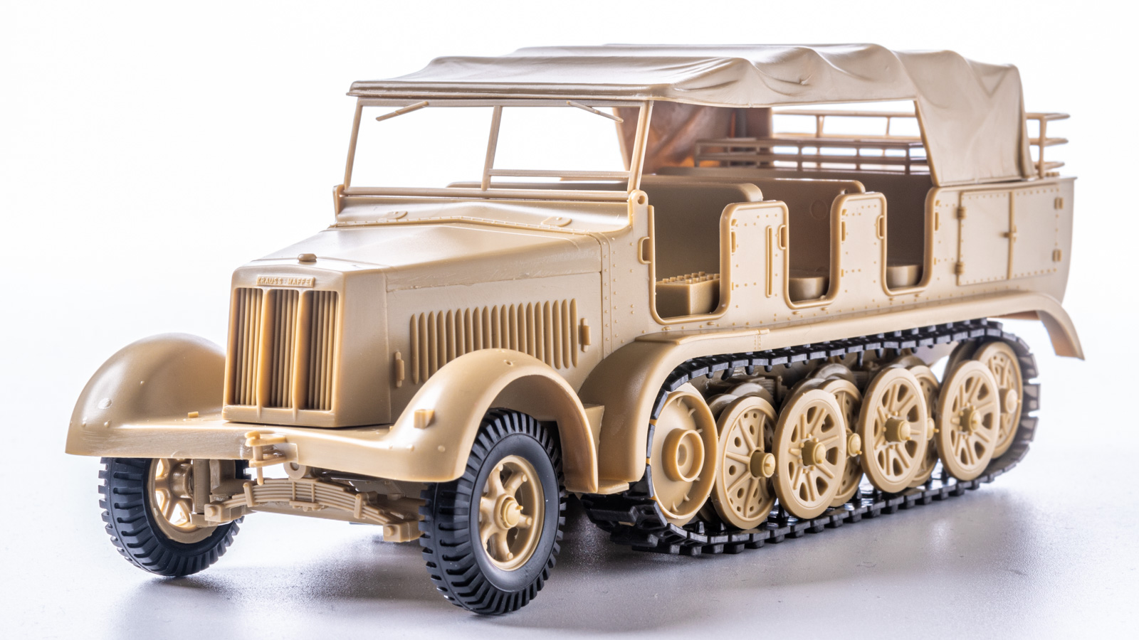 50年前から陽気なチームを運び続けるプラモ／タミヤ 8トンハーフ