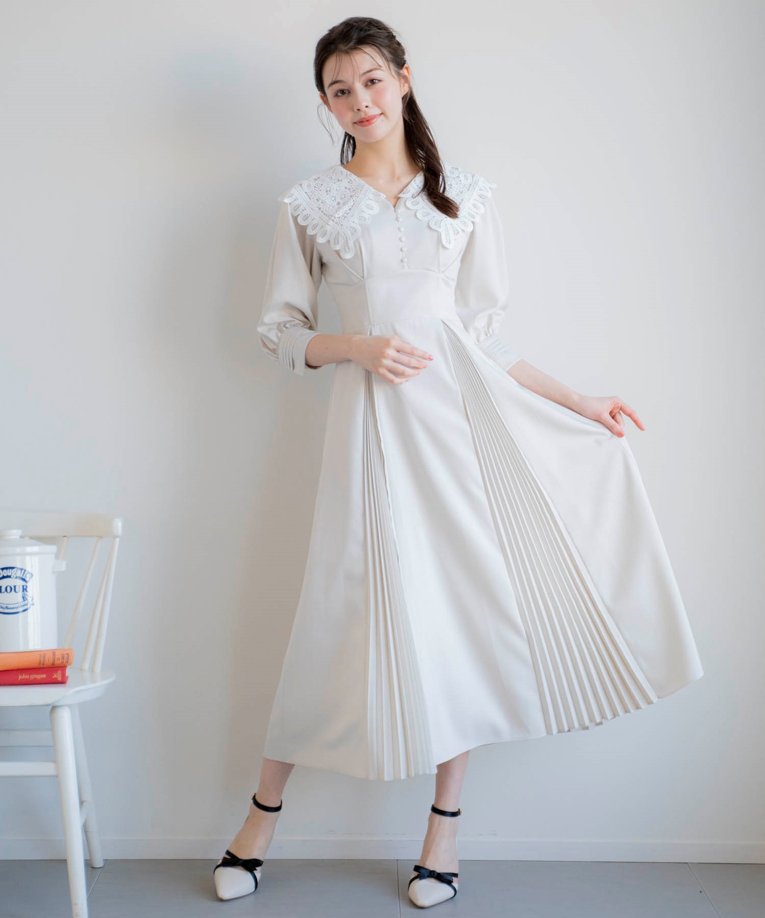 襟レースプリーツワンピ | ロングワンピース | NOELA OFFICIAL WEB STORE