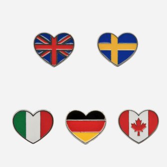 CHANEL アメリカ国旗 ハート型ピンバッジ CHANEL アメリカ国旗 ハート