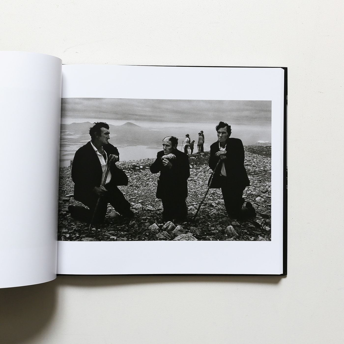 Josef Koudelka: Exiles | ジョセフ・クーデルカ | nostos books