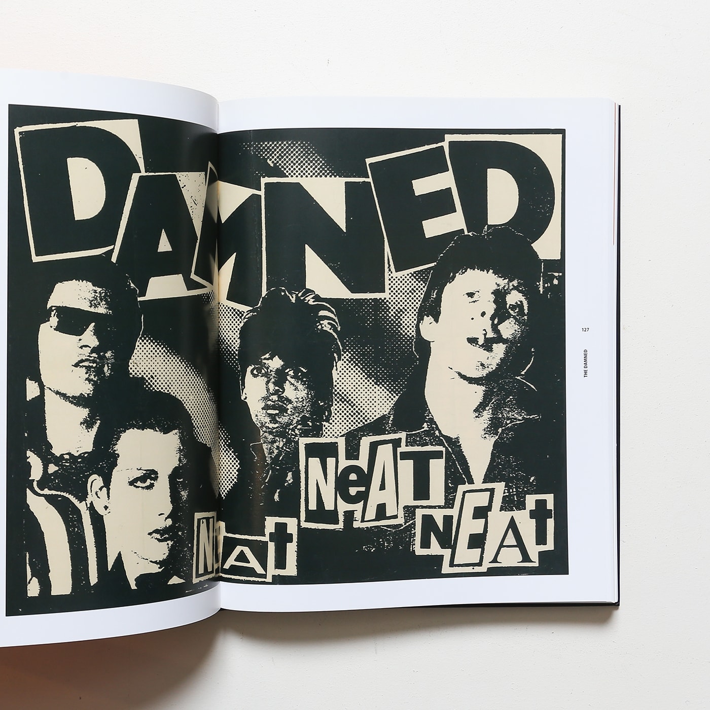 Too Fast to Live Too Young to Die: Punk ＆ Post Punk Graphics 1976