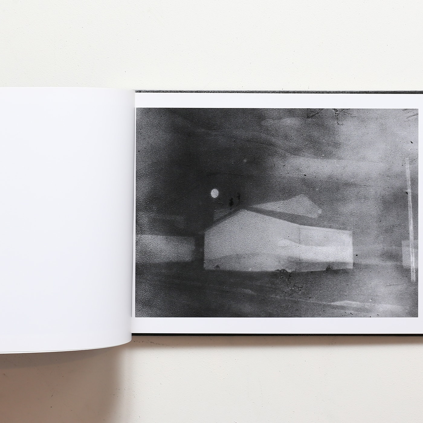 Daisuke Yokota: site／cloud | 横田大輔 | nostos books ノストスブックス
