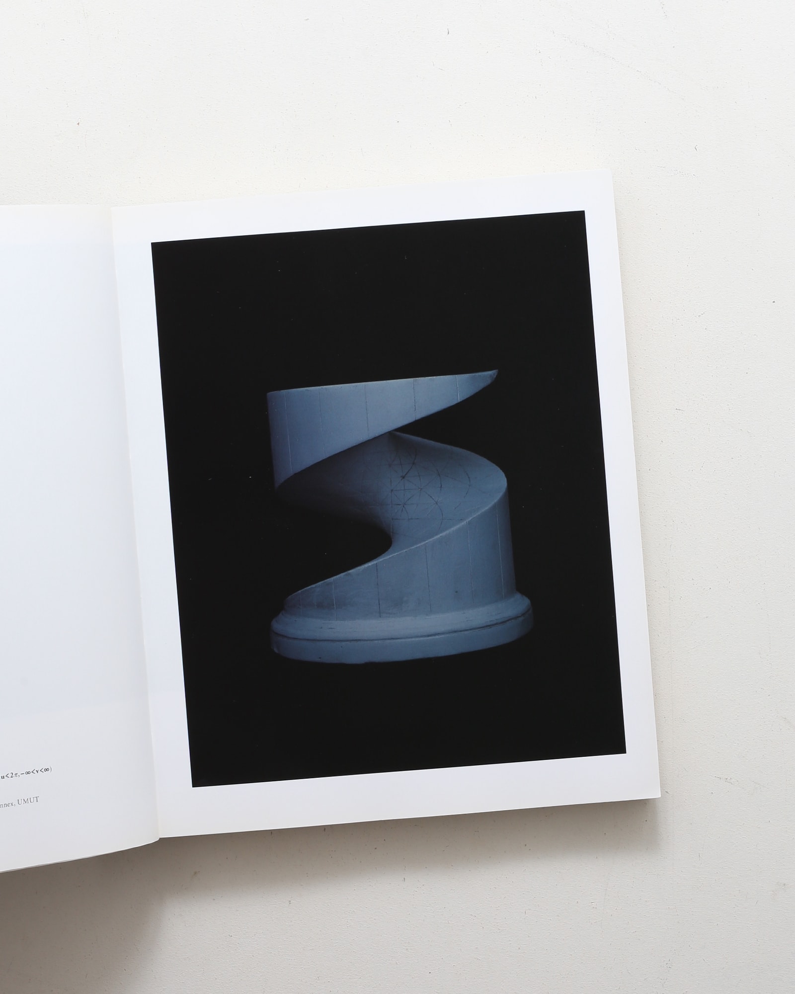 Chamber of Curiosities 東京大学コレクション | 上田義彦、西野嘉章