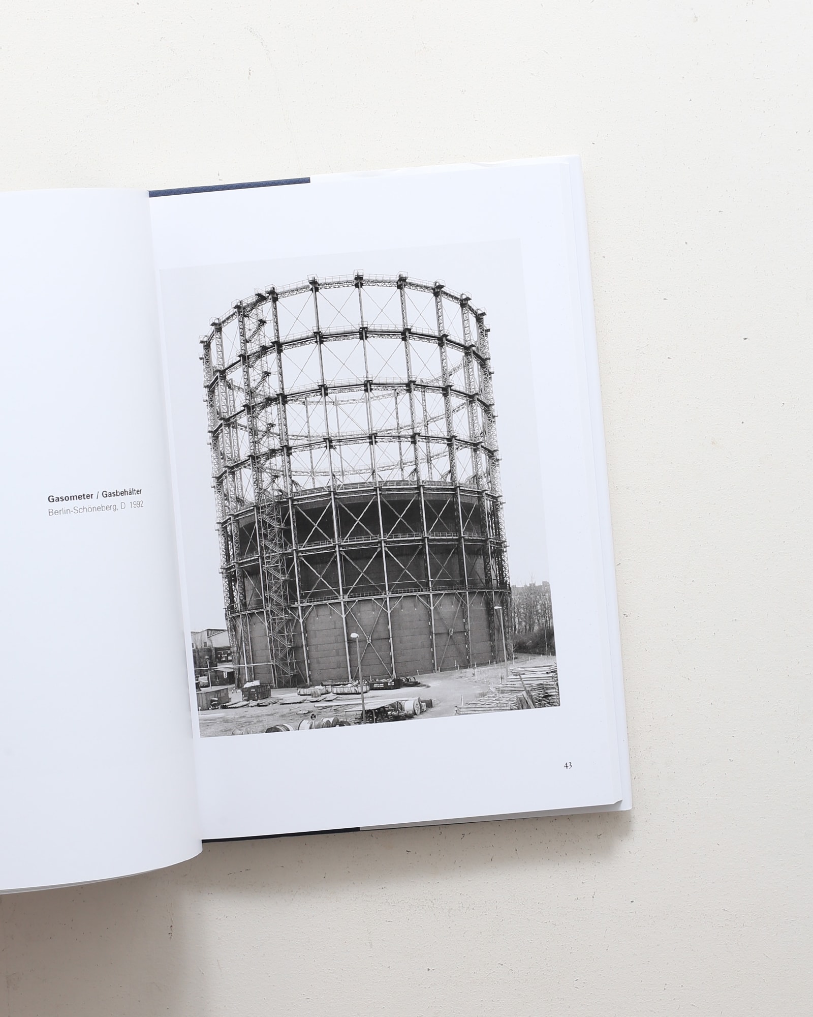 Bernd ＆ Hilla Becher: Basic Forms of Industrial Buildings