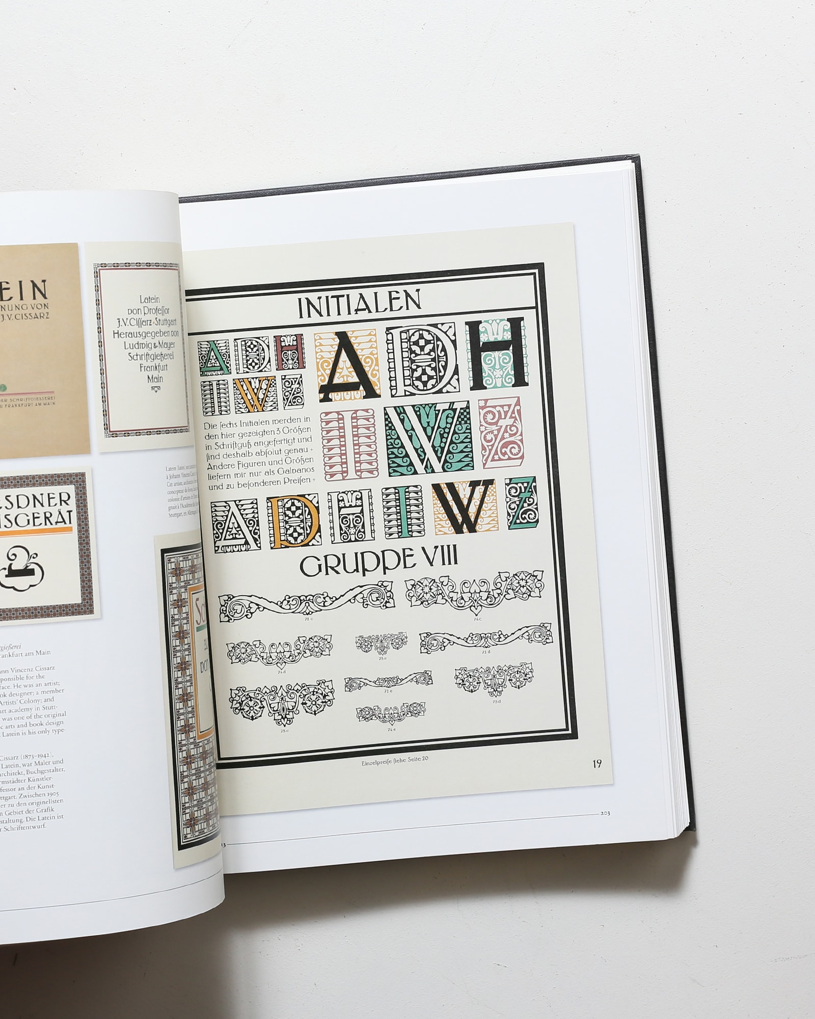 A Visual History of Typefaces and Graphic Styles 2冊セット