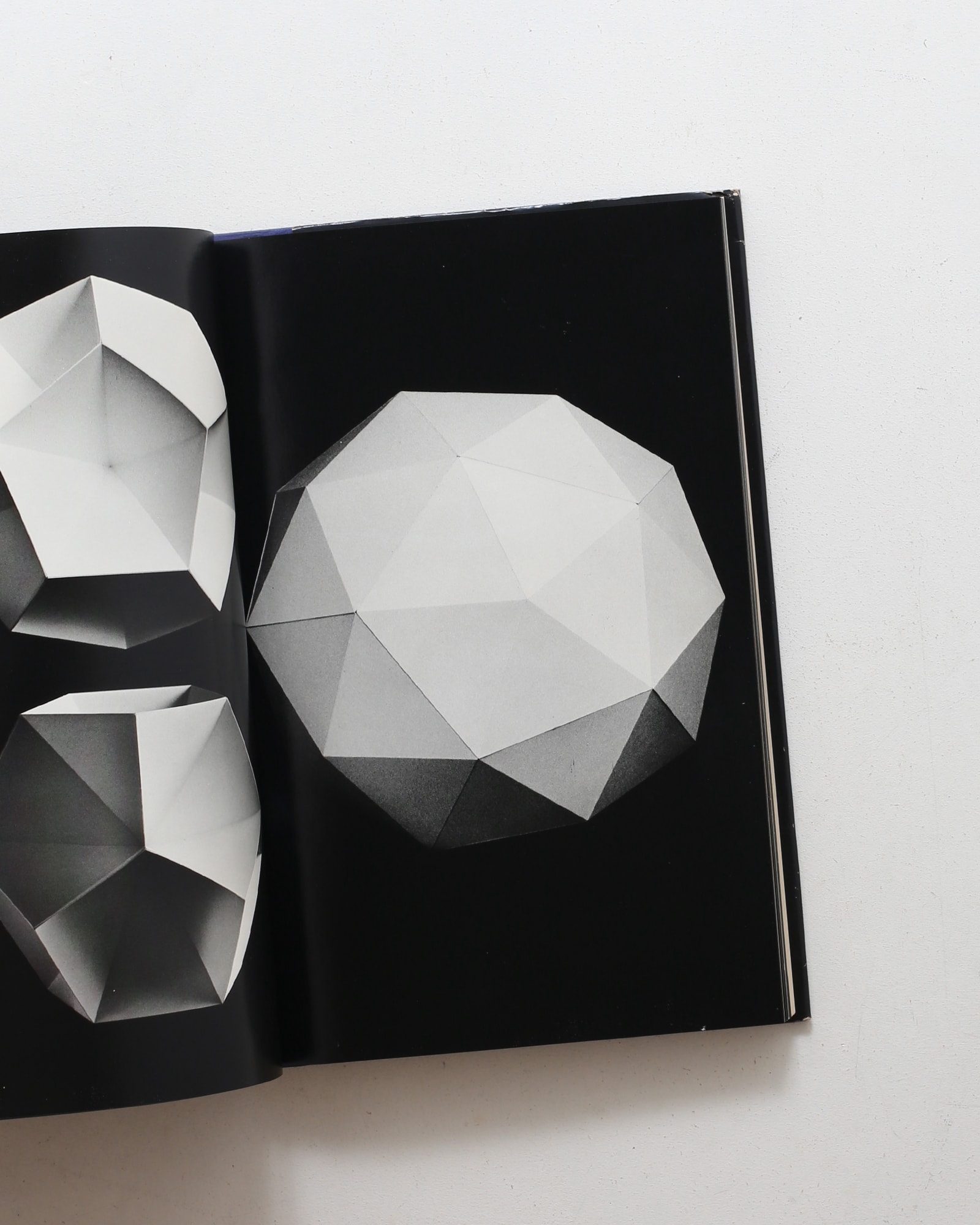 紙のフォルム II | 尾川宏 | nostos books ノストスブックス