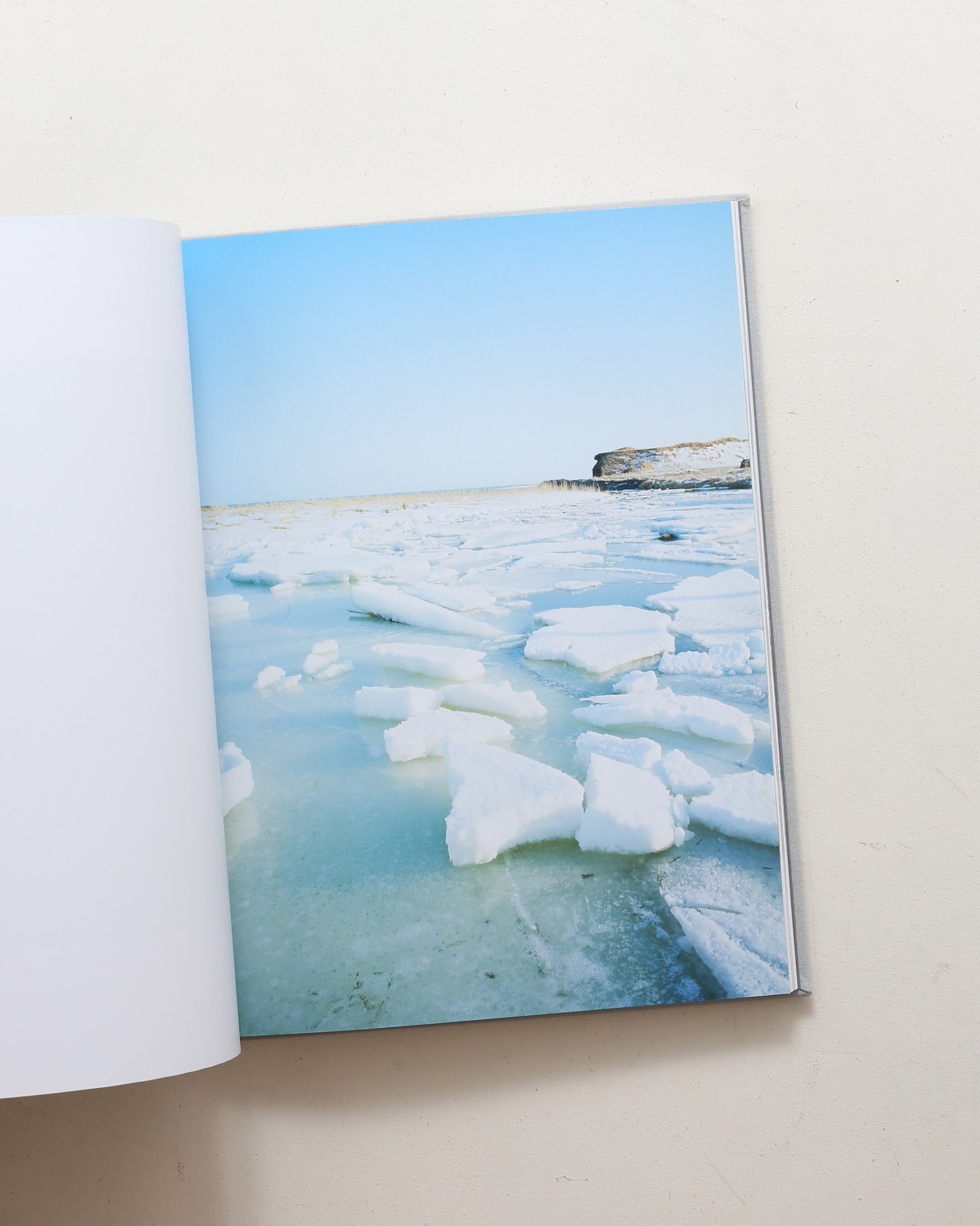 WHITE LAND | 高橋ヨーコ | nostos books ノストスブックス