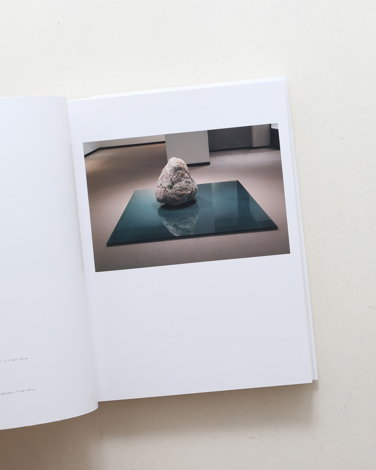 Lee Ufan 李禹煥 | nostos books ノストスブックス