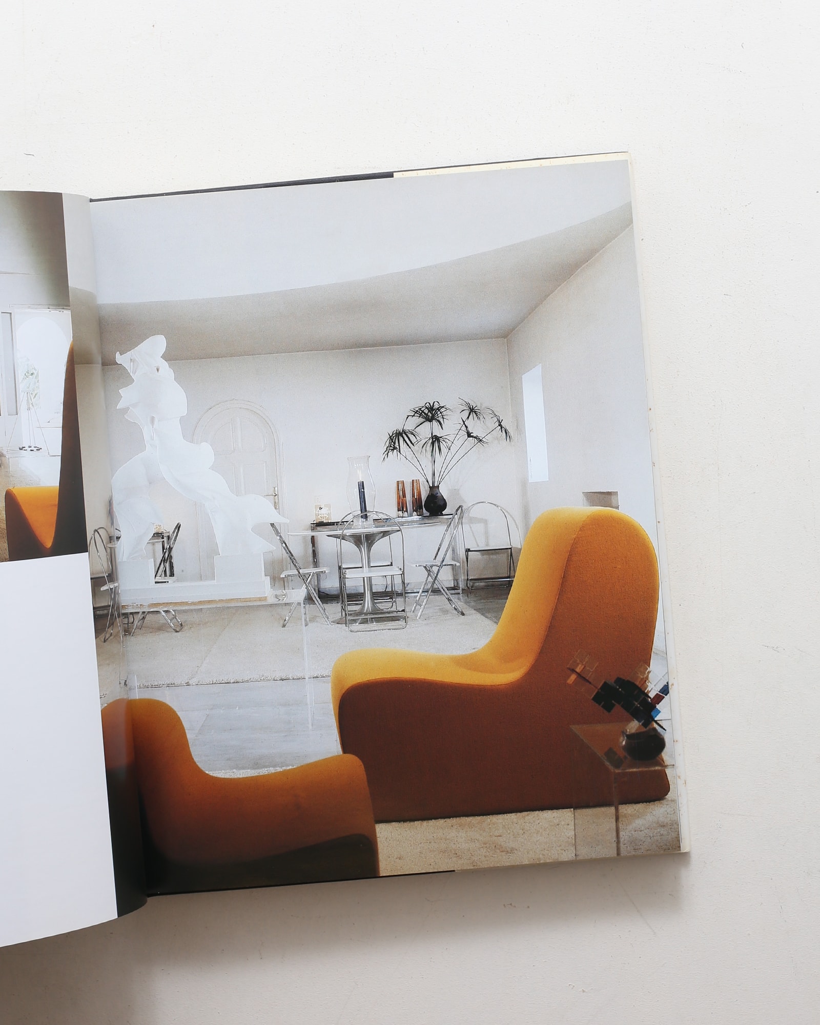 Furniture and Interiors of the 1960s | nostos books ノストスブックス