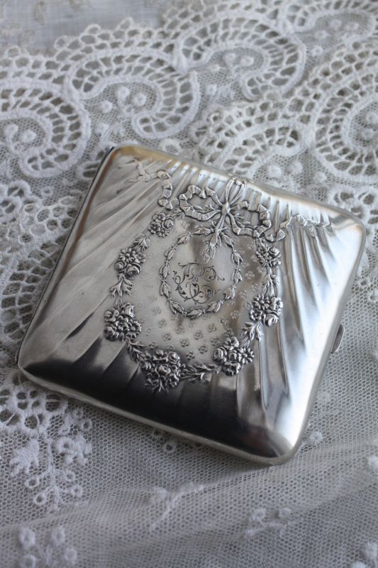 イタリア800純銀 毛栗の形をした小箱 シルバー製栗型小物入れ