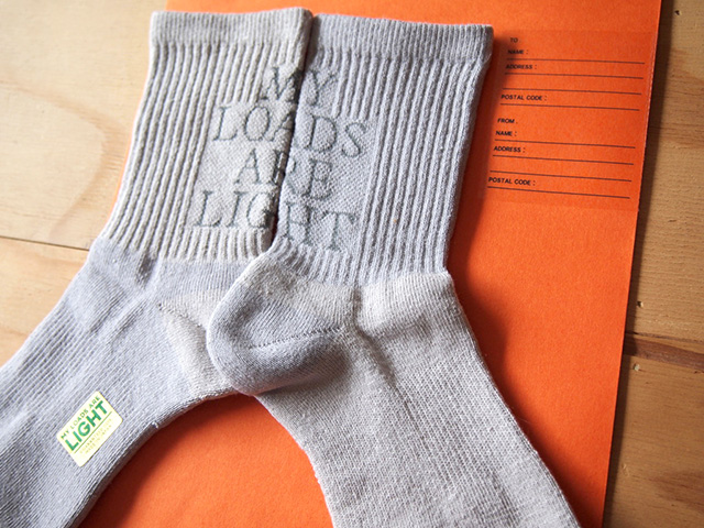 MY LOADS ARE LIGHT, Lettered socks - notwonderstore