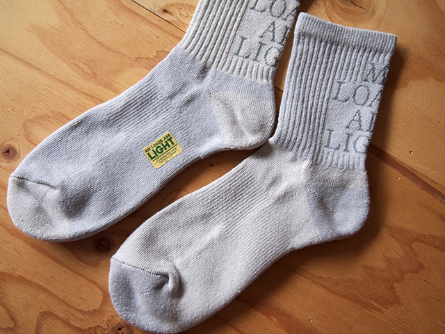 MY LOADS ARE LIGHT, Lettered socks - notwonderstore