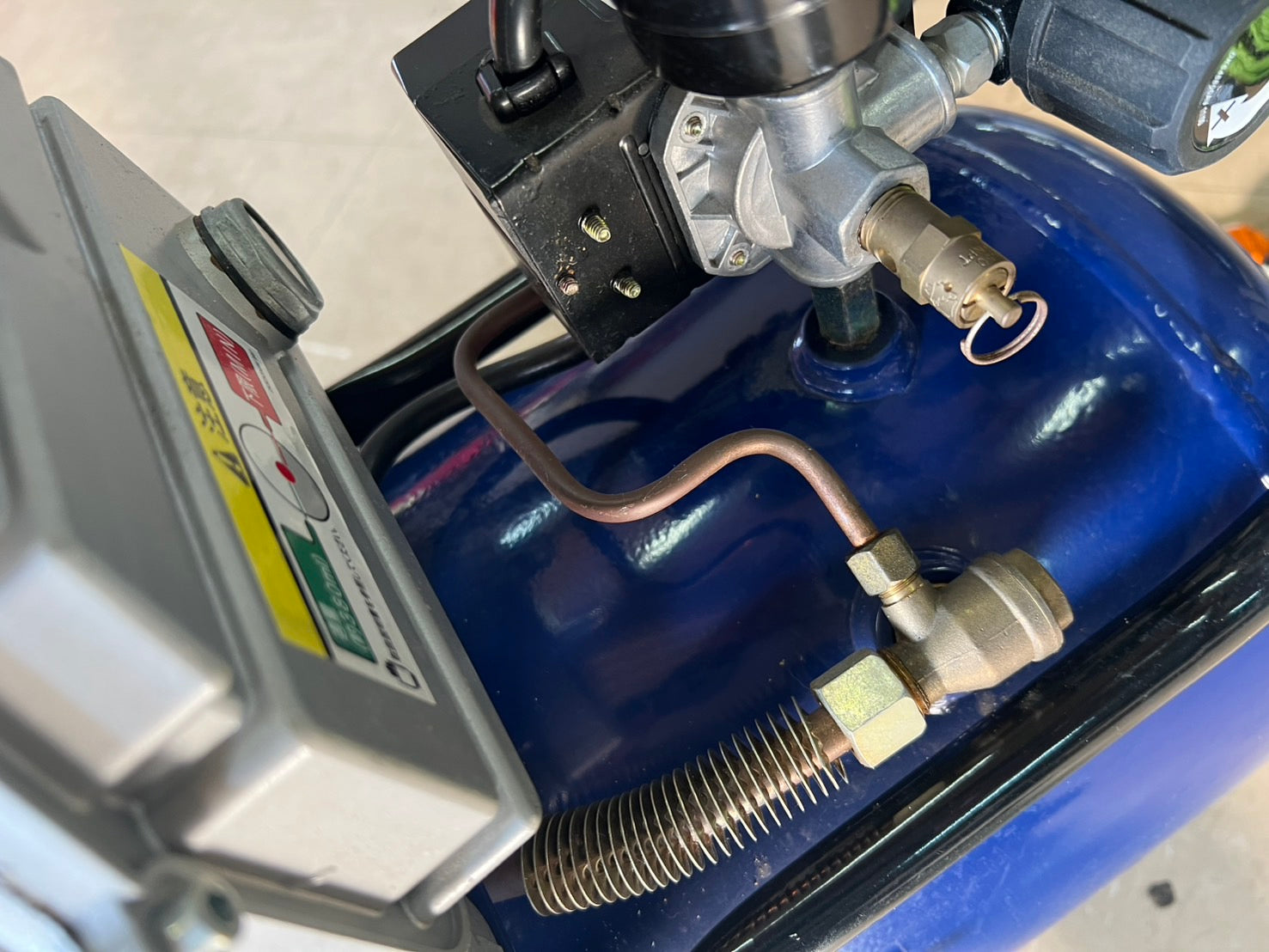 アネスト岩田 中古 コンプレッサ【100V】＊HX4004『茨城店 5729』 – 農