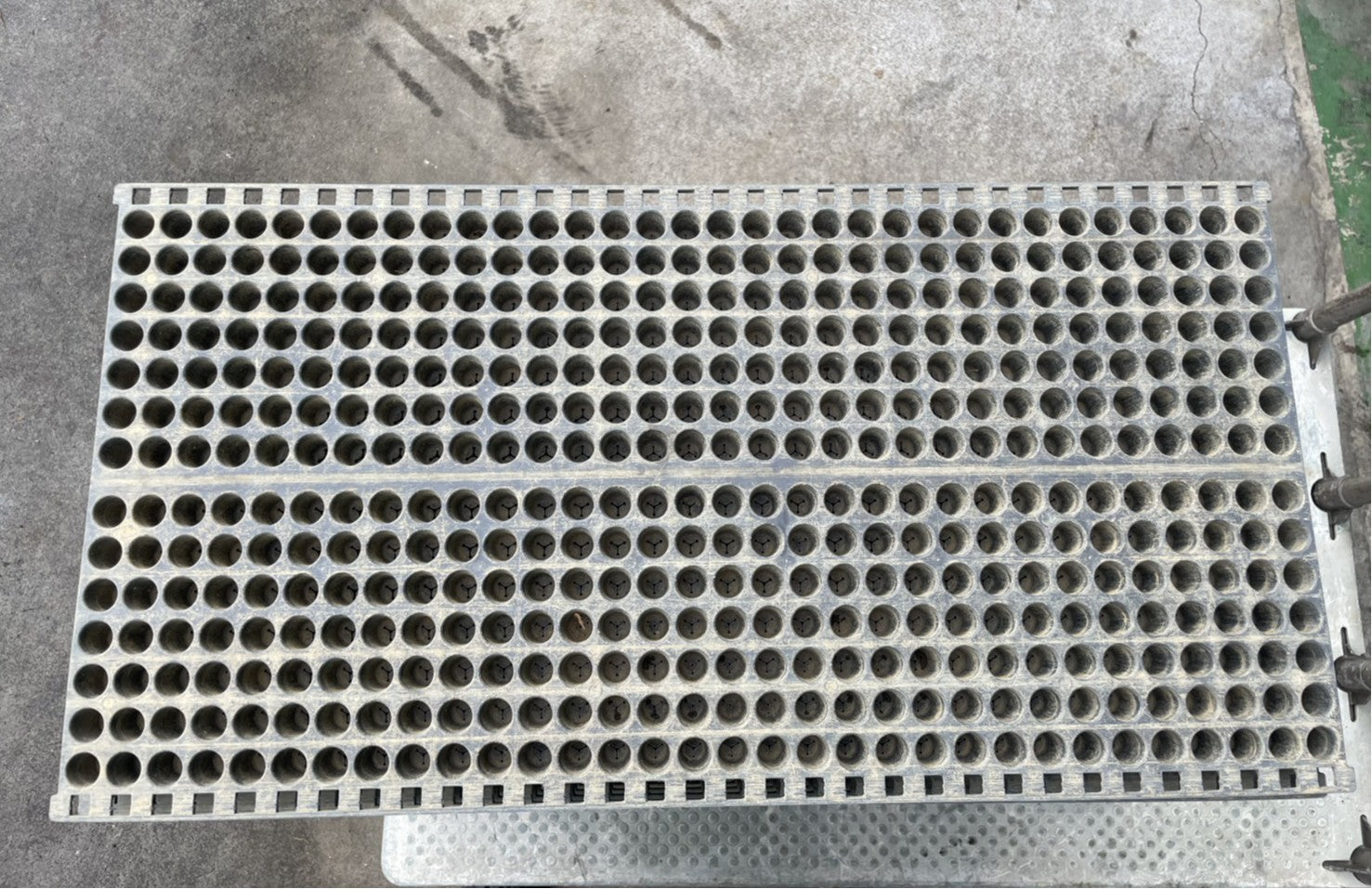 みのる 中古 ポット育苗箱 448穴 30枚セット – 農キング