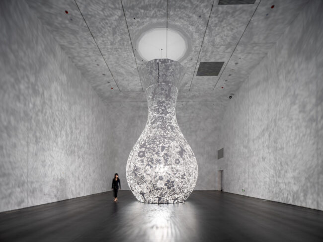 注目が高まる現代美術家・大巻伸嗣の新作個展＠アートフロント